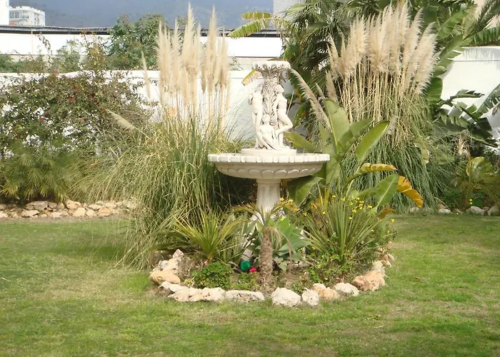 Casa Jardin Hotel 2*